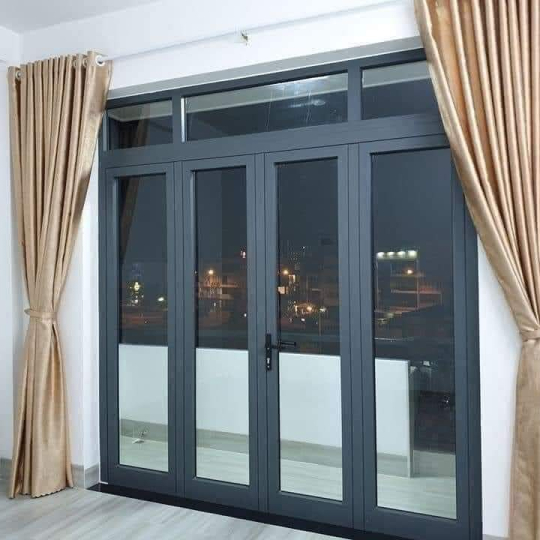 MẪU CỬA NHÔM XINGFA 4 CÁNH THI CÔNG SÂN THƯỢNG