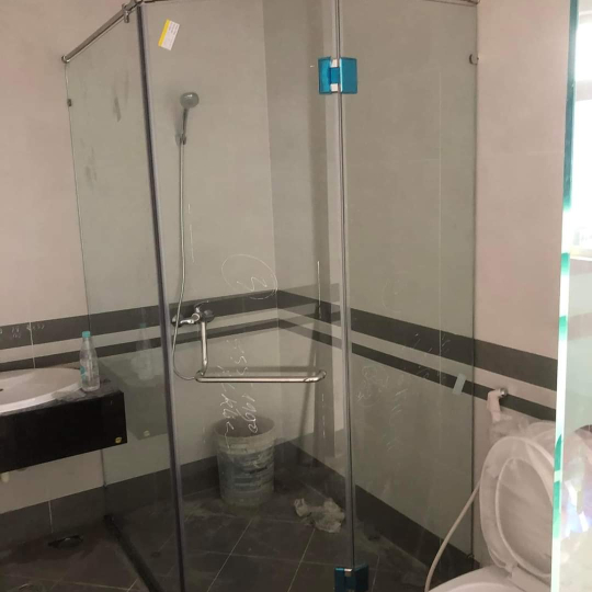 PHÒNG TẮM KÍNH CƯỜNG LỰC SANG TRỌNG